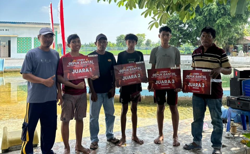 Lomba Pukul Bantal dalam Rangka HUT RI ke-80 Desa Lowayu